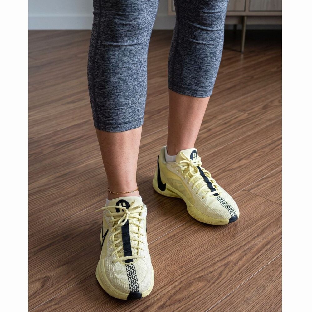Nike Sabrina 1 Women Size 10 Exclamation Luminous Green Gym Training Shoes